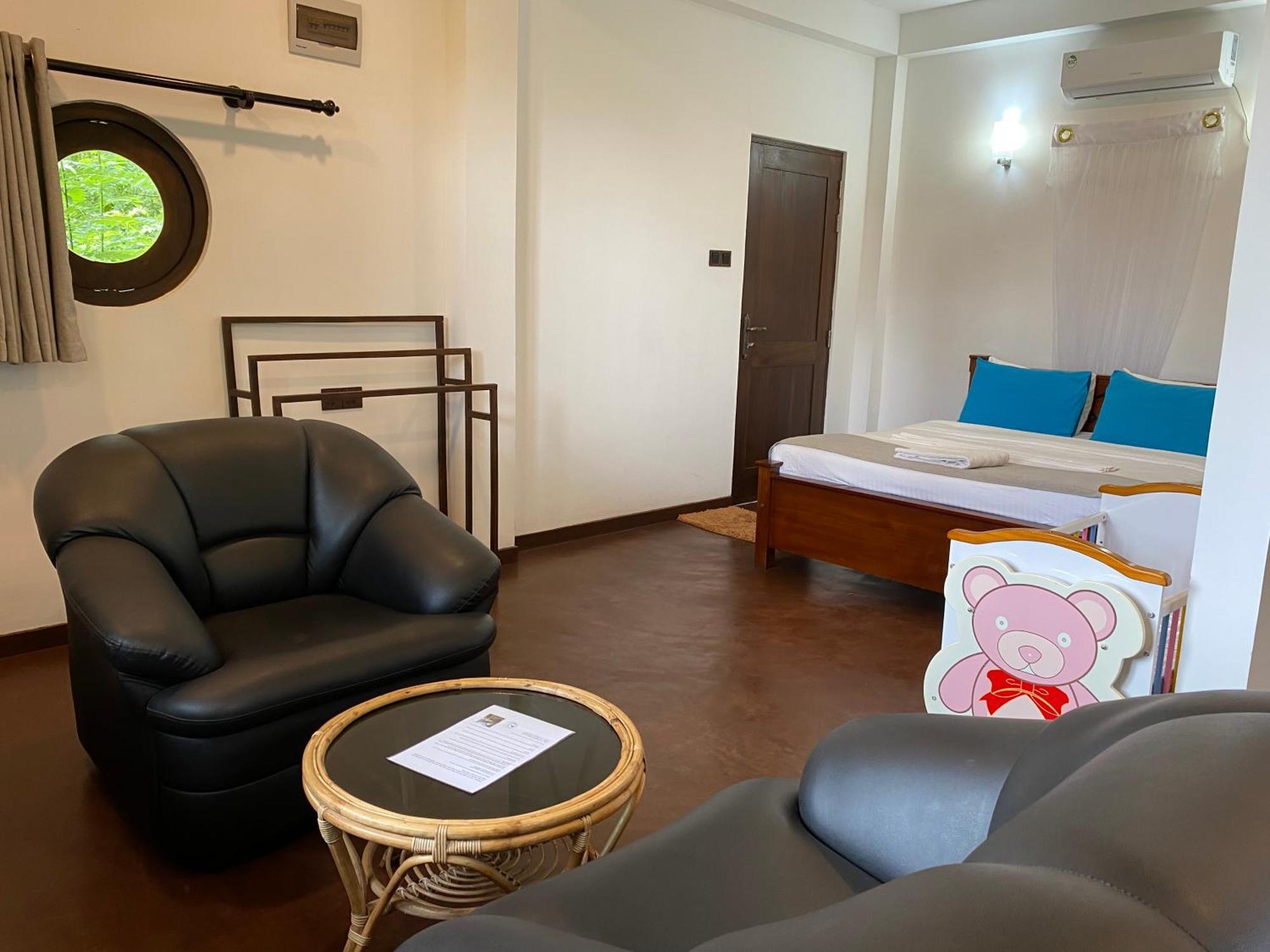 Ella Nine Arch Spice Garden Hotel Стая снимка